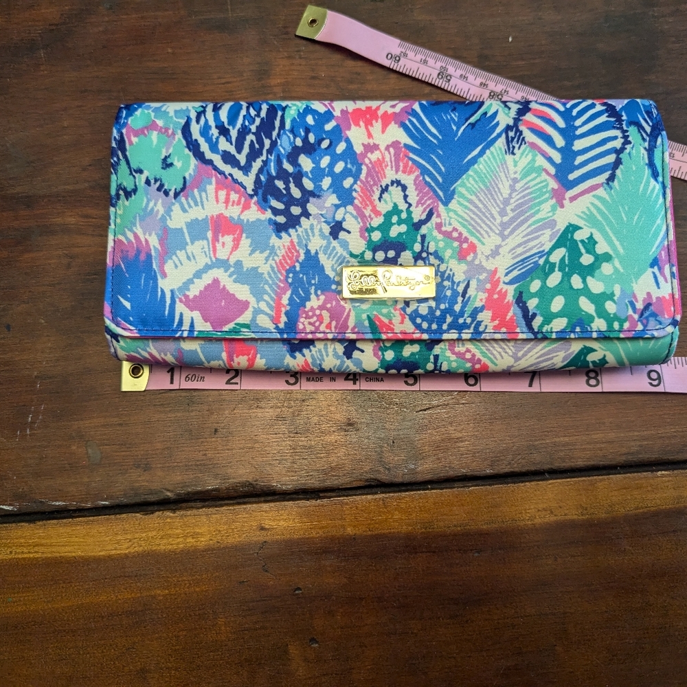 Lilly Pulitzer Profoilo Travel Wallet - Picture 2 of 6